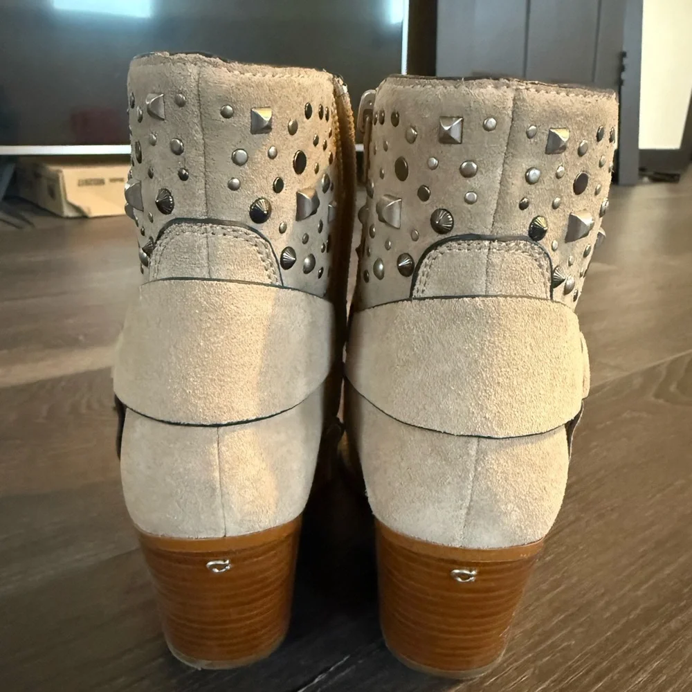 Like New! Coach Pia Studded Suede Ankle Boot in Oat - Size 8